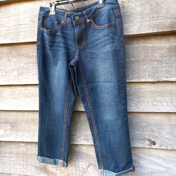 🆕Cuffed Denim Jean Capri NWOT Faded Glory Womens Size 4 Dark Wash Mid Rise - Picture 1 of 8